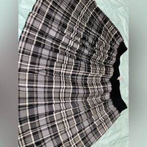Plaid school girls mini skirt very 90s